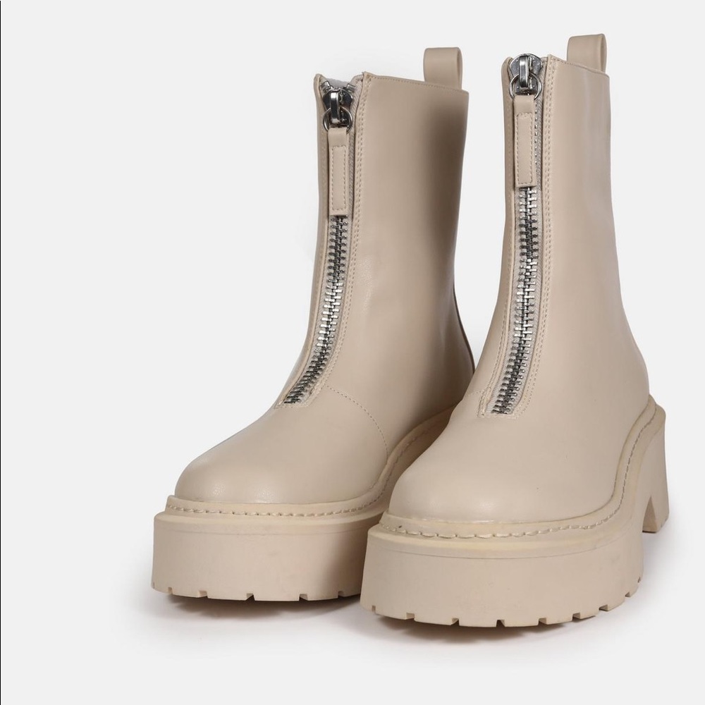 IN SEARCH OF — MISSGUIDED BOOTS